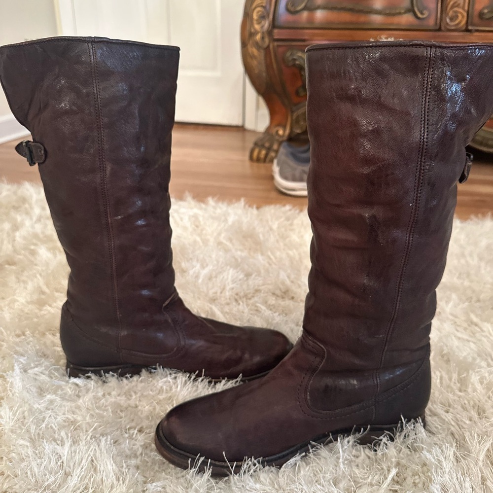 Frye boots sz 9.5 dark brown sheep skin lining